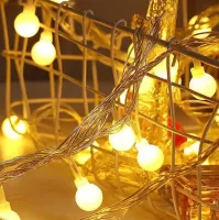 Внутренняя светодиодная гирлянда Шарики 3м 20 LED шариков на батарейках Теплый белый, Новогодняя гирлянда 3 метра для дома от батареек Теплая белая