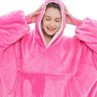 Толстовка-плед з капюшоном Huggle Hoodie Ultra Plush Blanket 2в1 унісекс оверсайз худі плюшевий плед з рукавами на флісі 74х110 см рожева