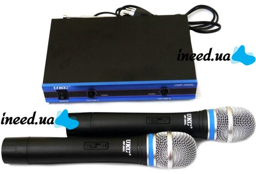 Радіосистема DM UWP-200 XL 2 мікрофони на батарейках для вокалу і караоке 21х14х43. 5 см професійна настільна база з антенами від мережі Чорна