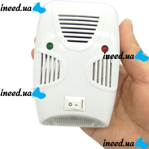 Electromagnetic insect and rodent repeller Pest Repelling Aid Quad a device for killing mice cockroaches mosquitoes a device in an outlet