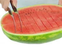 Ніж для чищення і нарізування кавуна і дині часточками Angurello Genietti Watermelon Slicer, Слайсер для фігурної нарізки кавунів 24.5 см, Кавурезка