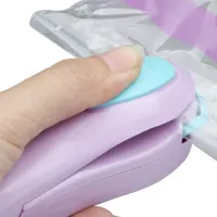 Ручной мини запайщик пакетов Type Mini Sealing 10x4 см, запаиватель упаковщик для хранения продуктов и вещей в полиэтиленовых пакетах на батарейках