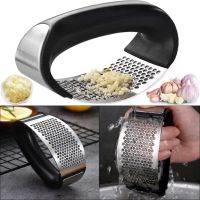 Прес подрібнювач Arc-Shaped Garlic Press для часнику, Ручна часничниця, Часникодавка, натискна часникодавилка з нержавіючої сталі Чорна