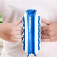 Герметична силіконова форма для льоду з кришкою на 18 клітинок Fill + Carry Without Spilla, Контейнер ледница 18 кубиків, Ледница для заморозки води